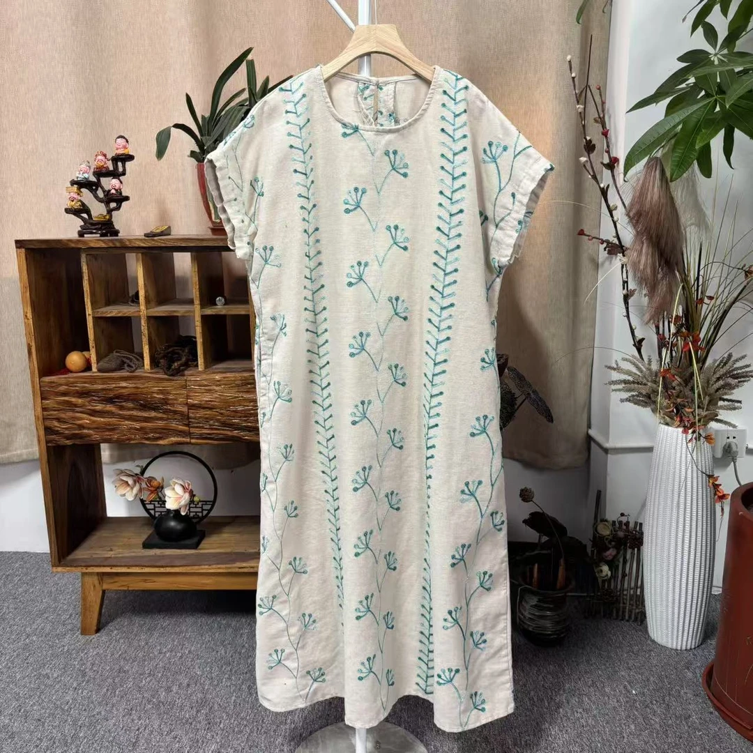 花璟与麻原创设计圆领飞袖刺绣袍裙（衣长118胸围120）