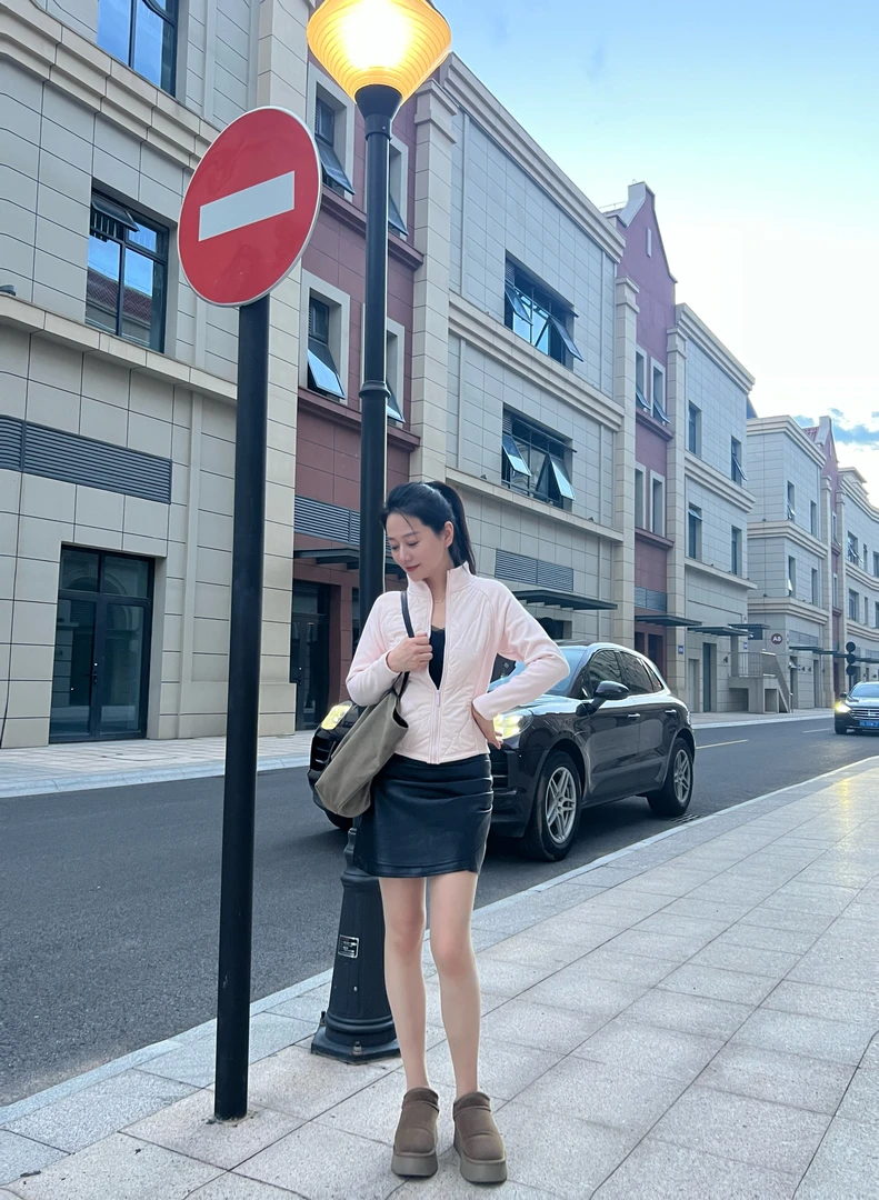 休闲款立领羽绒服修身显廋2025秋冬新款时尚百搭女士羽绒服