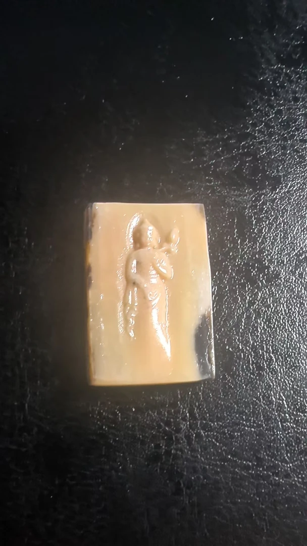 猛犸约6克雕刻件xy883