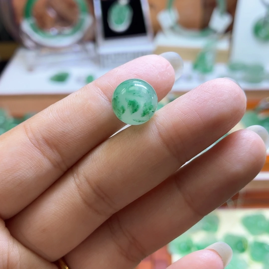 石英质玉（非洲翠）未镶嵌颈饰金*赋