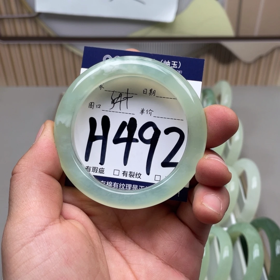 岫玉手镯手镯未镶嵌