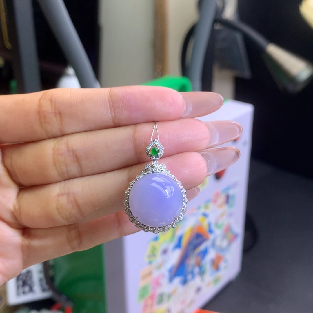 闹***咻翡翠18K金镶嵌颈饰