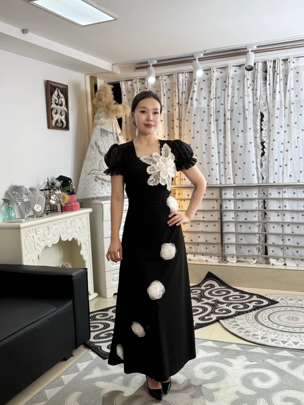 新款缪斯花朵设计感礼服连衣裙