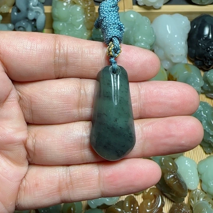 和田玉未镶嵌把件