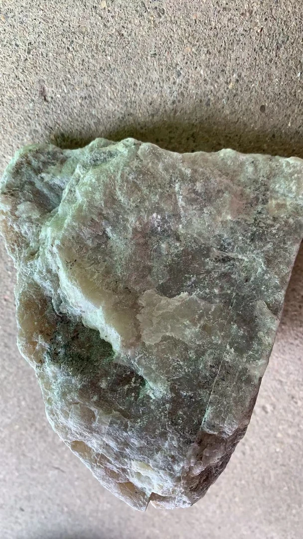 纯天然新疆且末原石