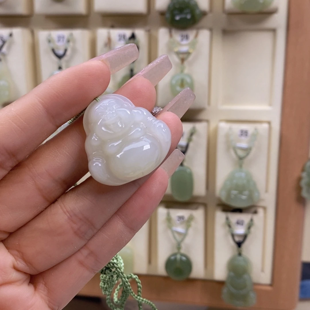 米***桃颈饰未镶嵌和田玉
