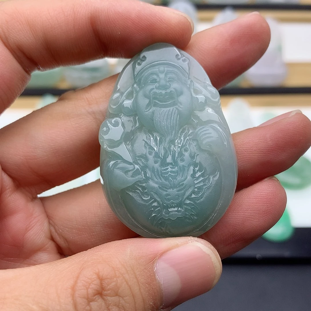 翡翠颈饰未镶嵌财神