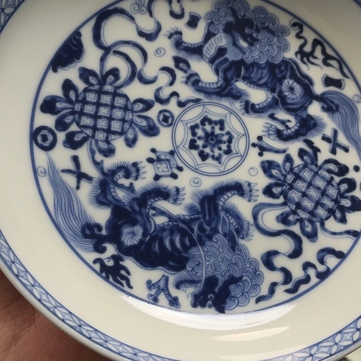 瓷片景德镇青花狮子滚绣球大壶承