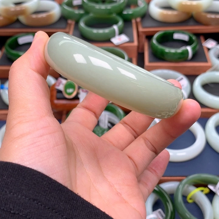 和田玉手镯6061圈口未镶嵌