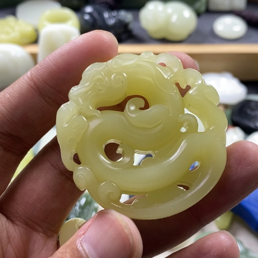 和田玉未镶嵌颈饰