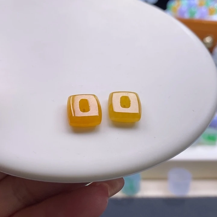 翡翠颈饰未镶嵌翡翠冰黄翡方糖1对