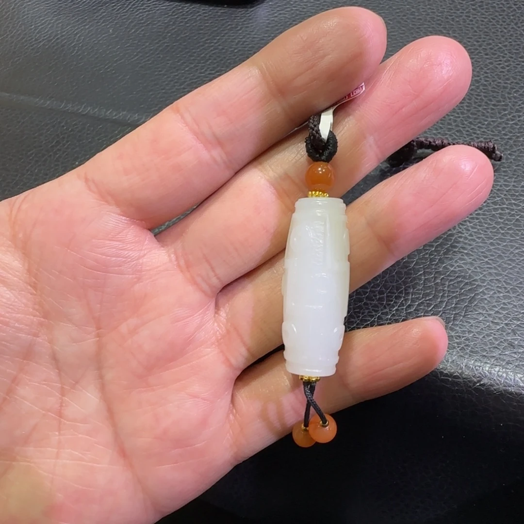 和田玉未镶嵌吊坠(赠链)