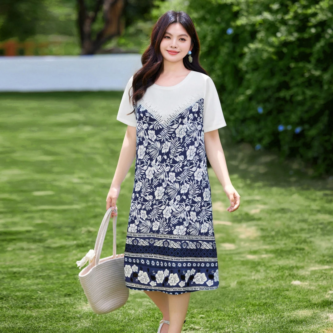 MsShe大码女装夏装莱赛尔天丝棉拼接印花烫钻连衣裙X~B2506050