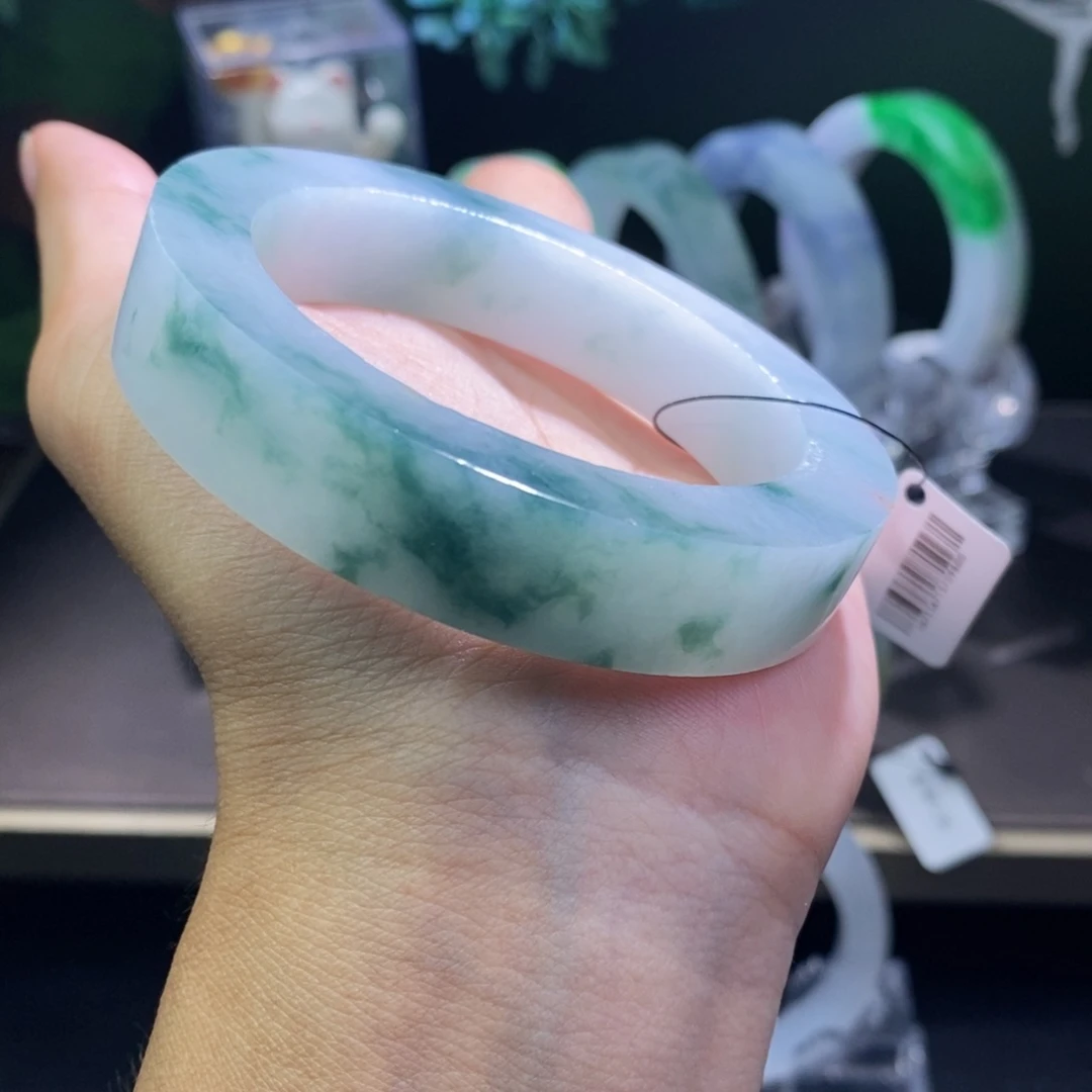 未镶嵌翡翠手镯定制翡翠