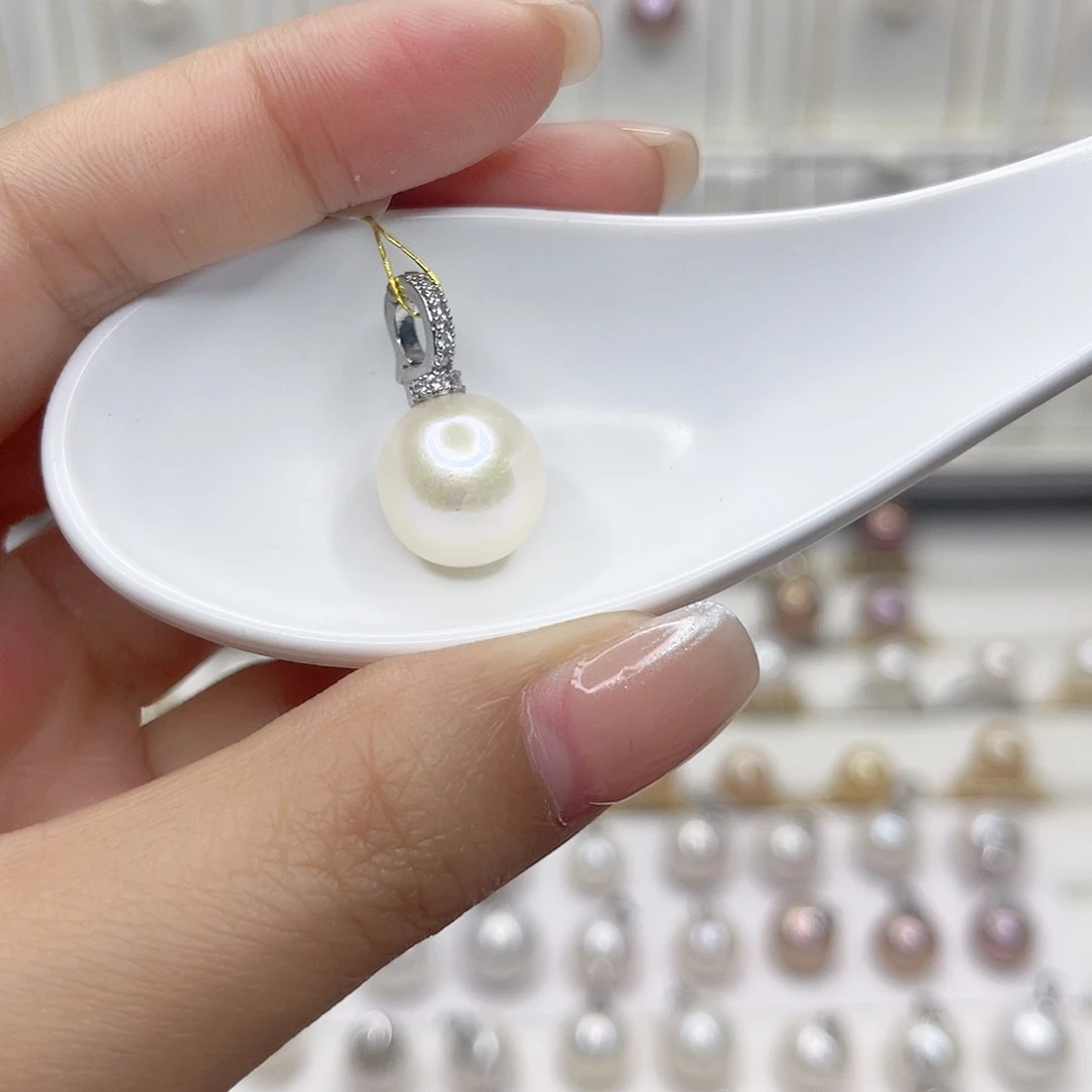 淡水珍珠未镶嵌吊坠(赠链)