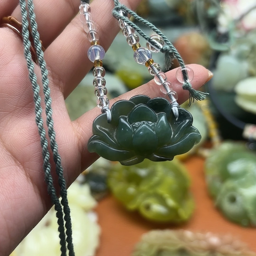 蛇纹石玉未镶嵌吊坠