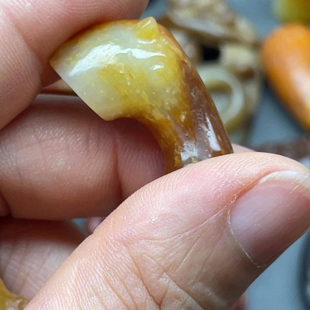 和田玉未镶嵌颈饰简*