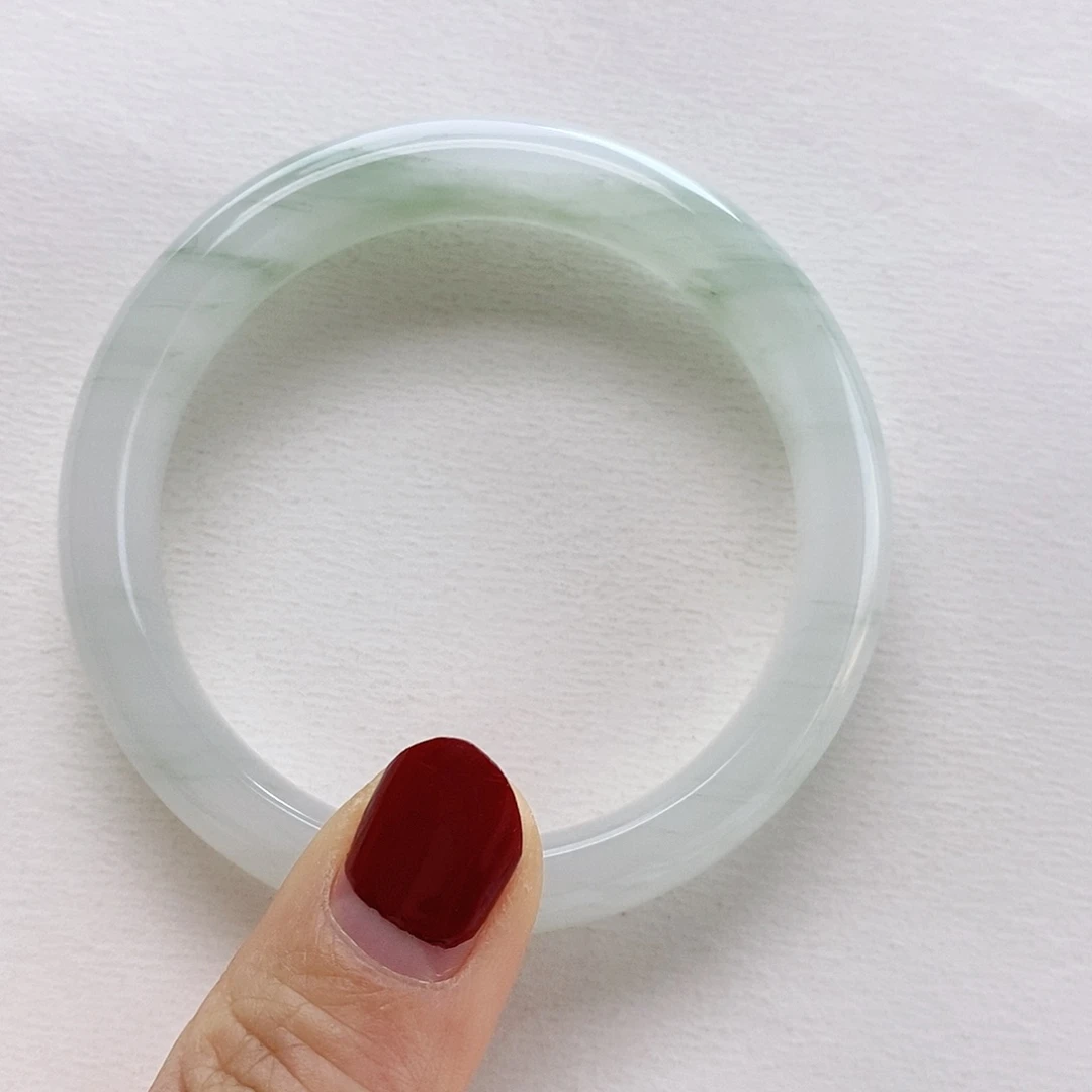 石英质玉手镯未镶嵌倾****物