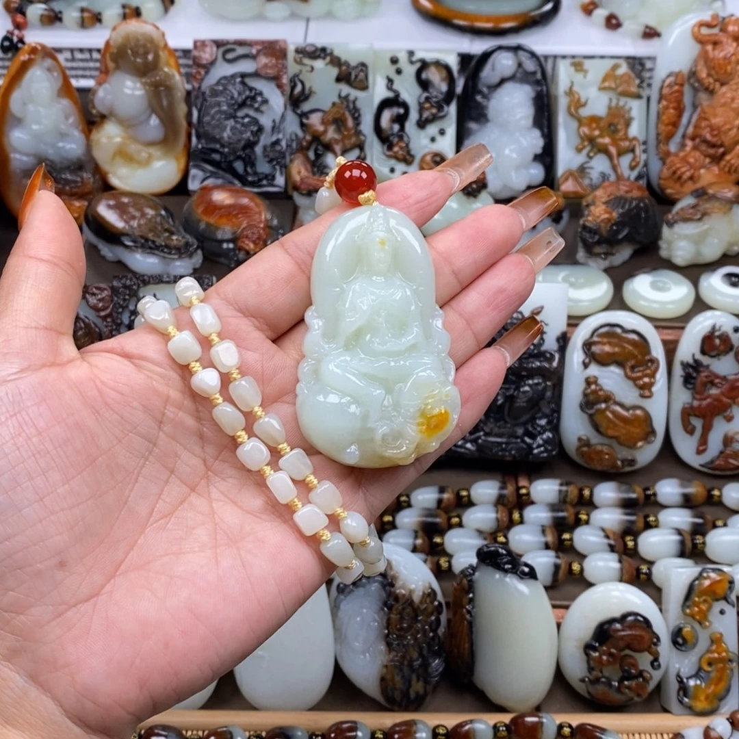 颈饰未镶嵌和田玉