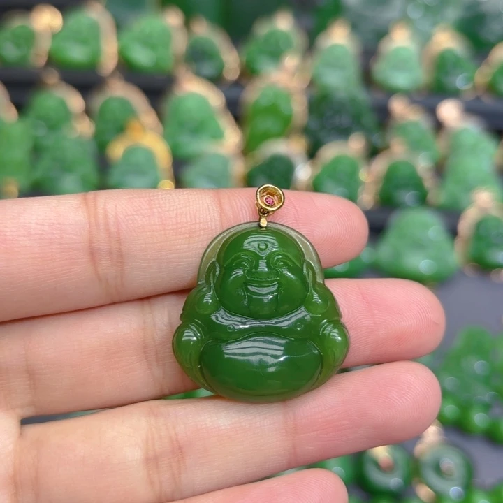 颈饰18K金镶嵌和田玉（碧玉）