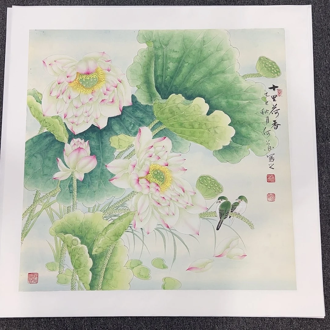 国画何花四尺斗方精品