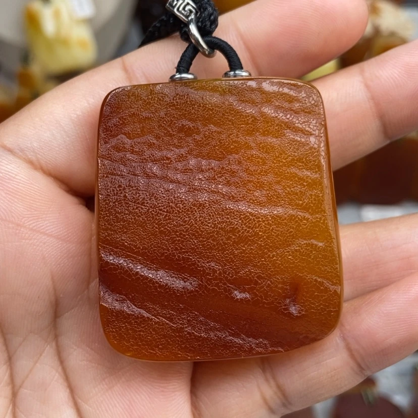 【闪购商品】琥珀颈饰未镶嵌