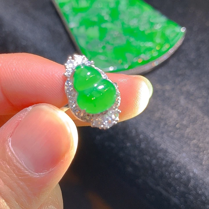 【闪购商品】翡翠颈饰银S925镶嵌翡翠