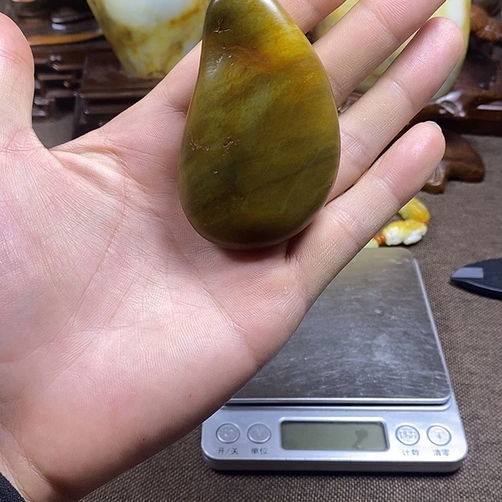 和田玉未镶嵌把件