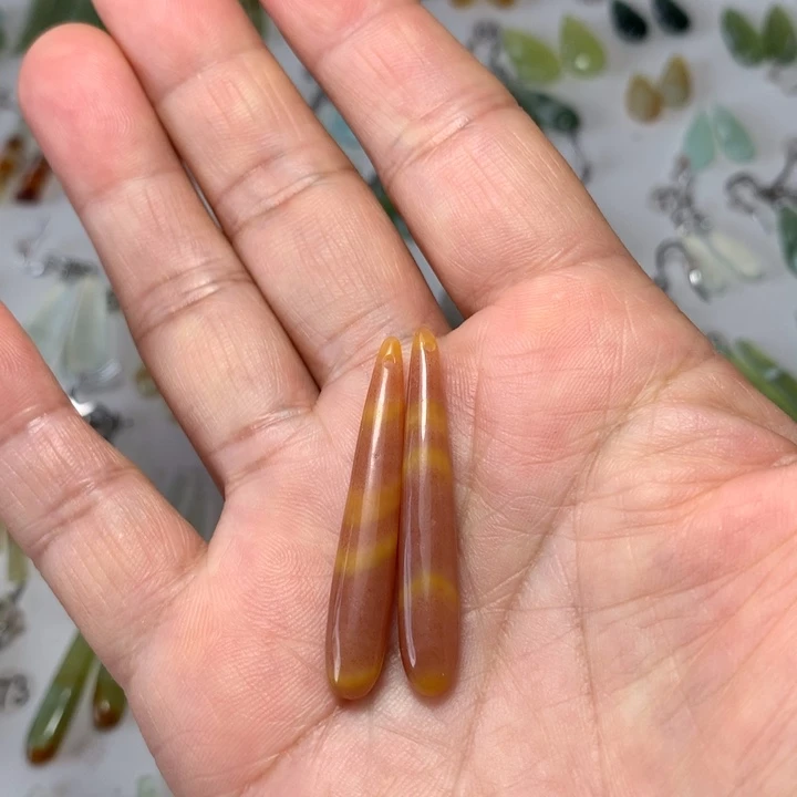 蛇纹石玉未镶嵌耳环桃****蜀