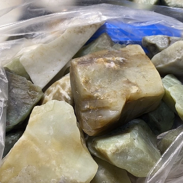 透闪石质玉珠宝半成品未镶嵌