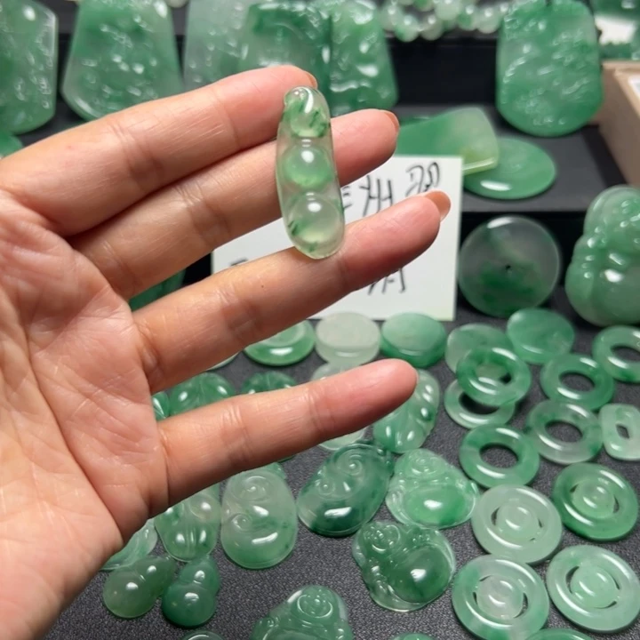 石英质玉颈饰未镶嵌_****兽