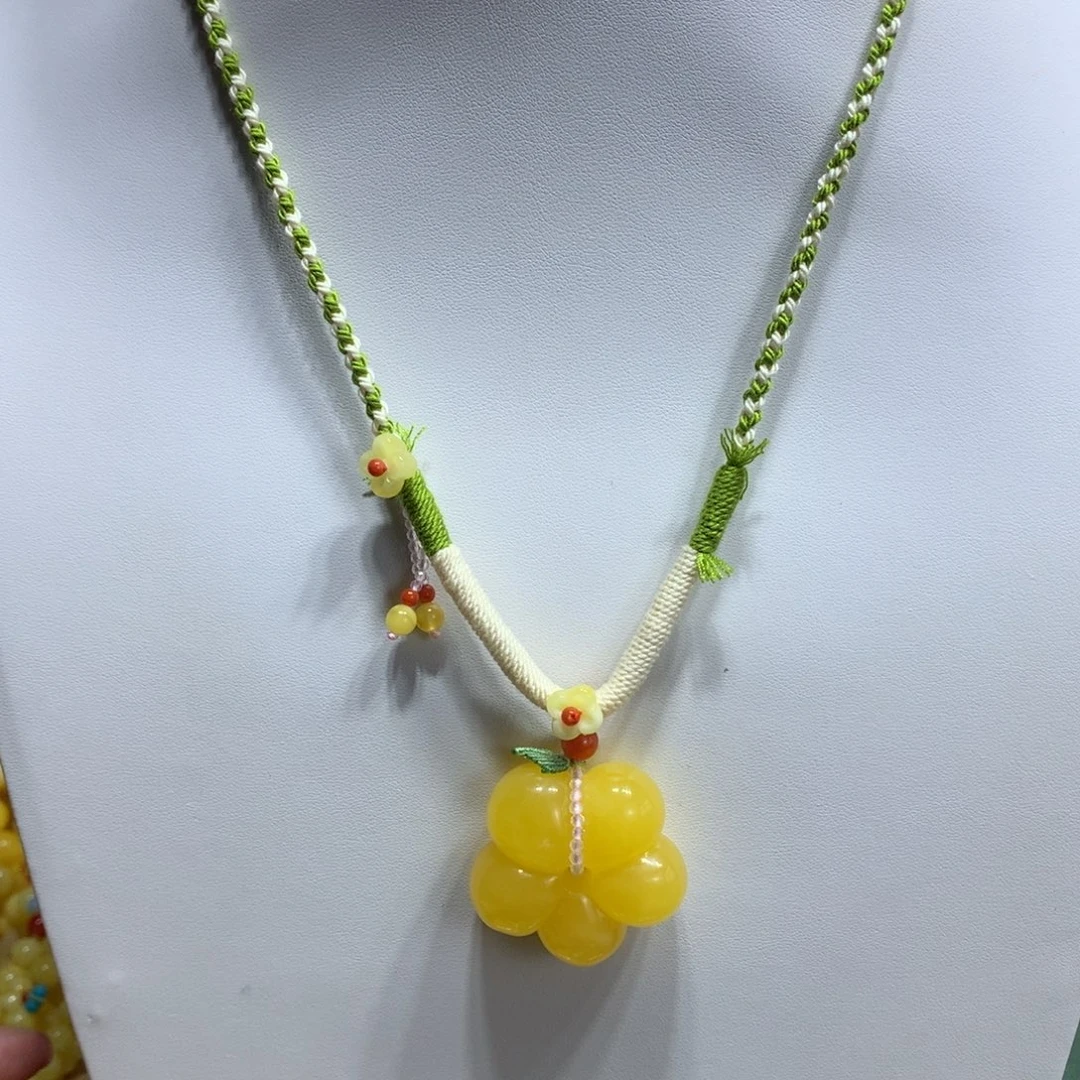 未镶嵌颈饰蜜蜡吊坠