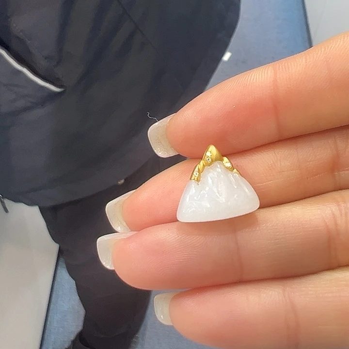 和田玉18K金镶嵌颈饰