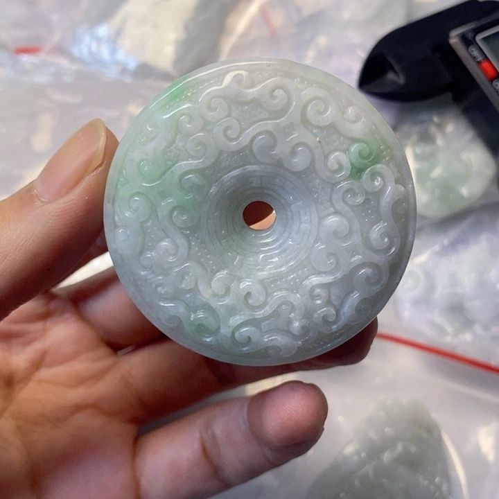 翡翠未镶嵌颈饰天然翡翠A货