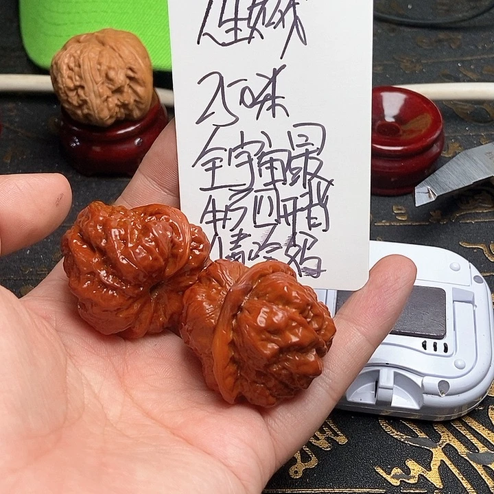 文玩核桃把件人****。毕业蛤蟆