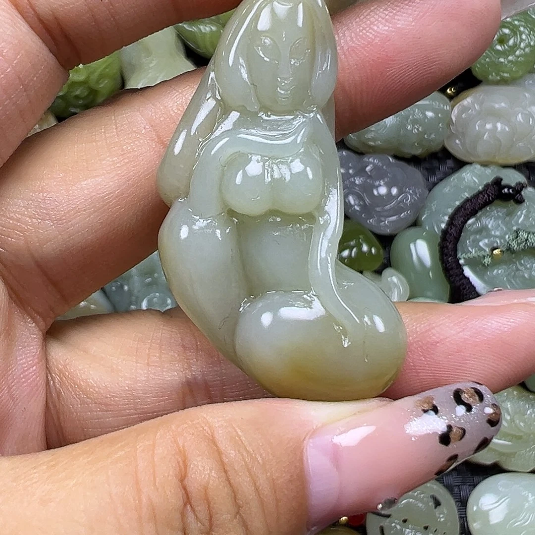 和田玉未镶嵌颈饰