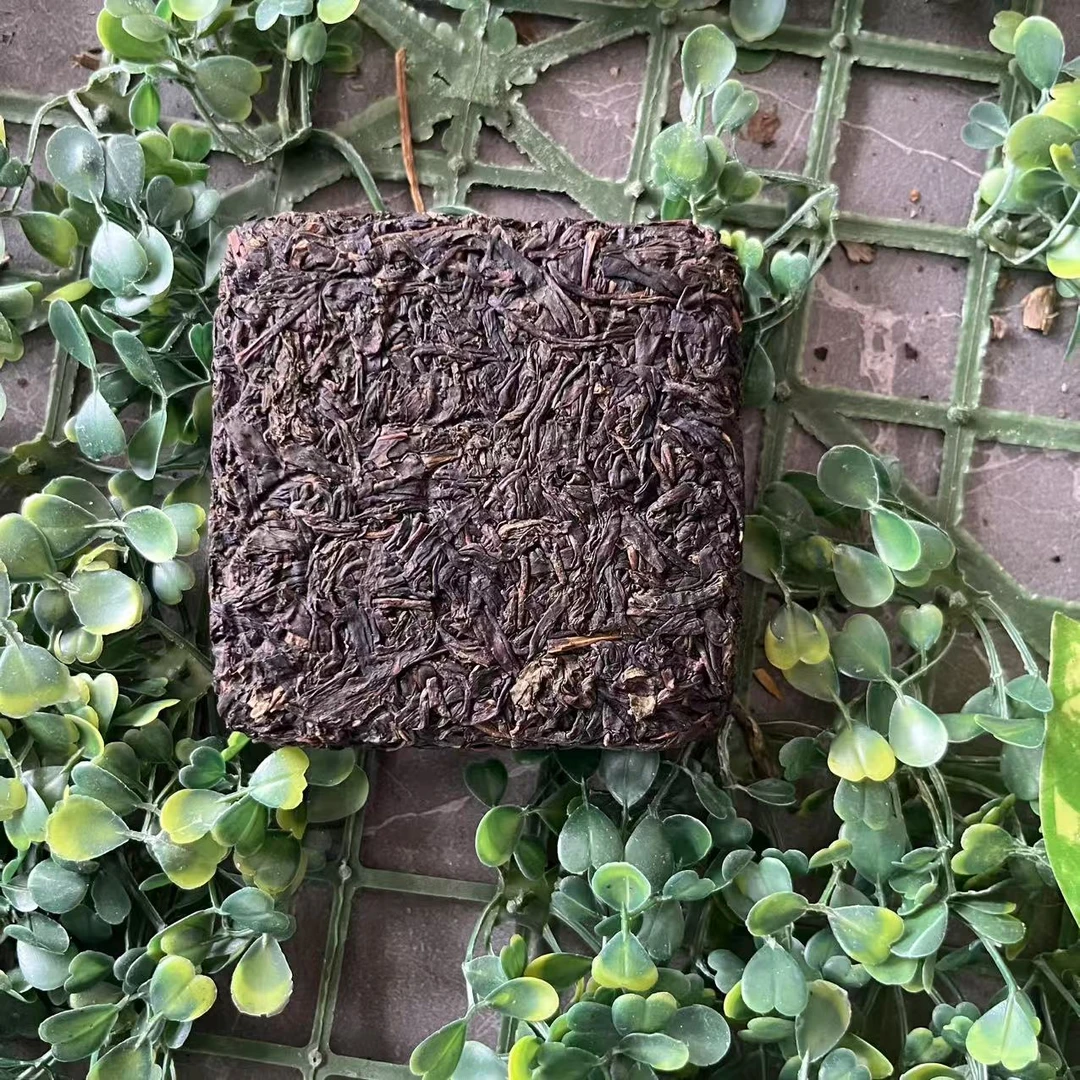 雨腾古茶   终J S农J"六FT 益JG"200g/砖 生茶（7月24）