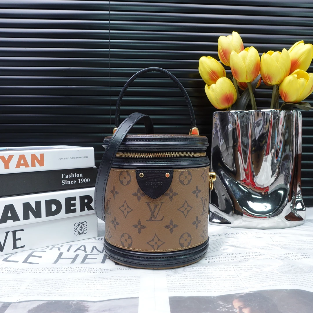 95新 LouisVuitton/路易威登 单肩包/T20328378