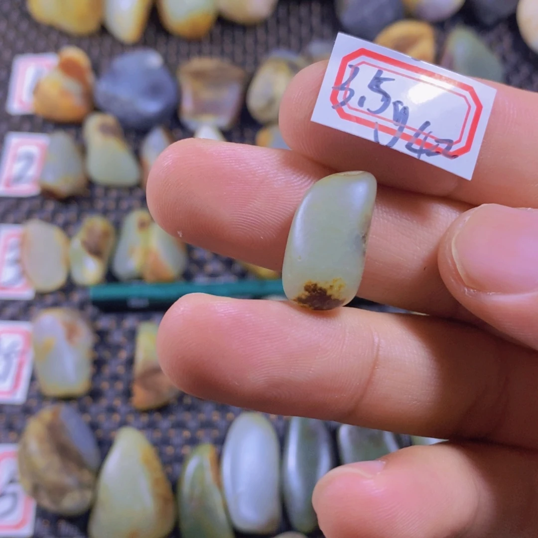 和田玉（糖玉）未镶嵌颈饰