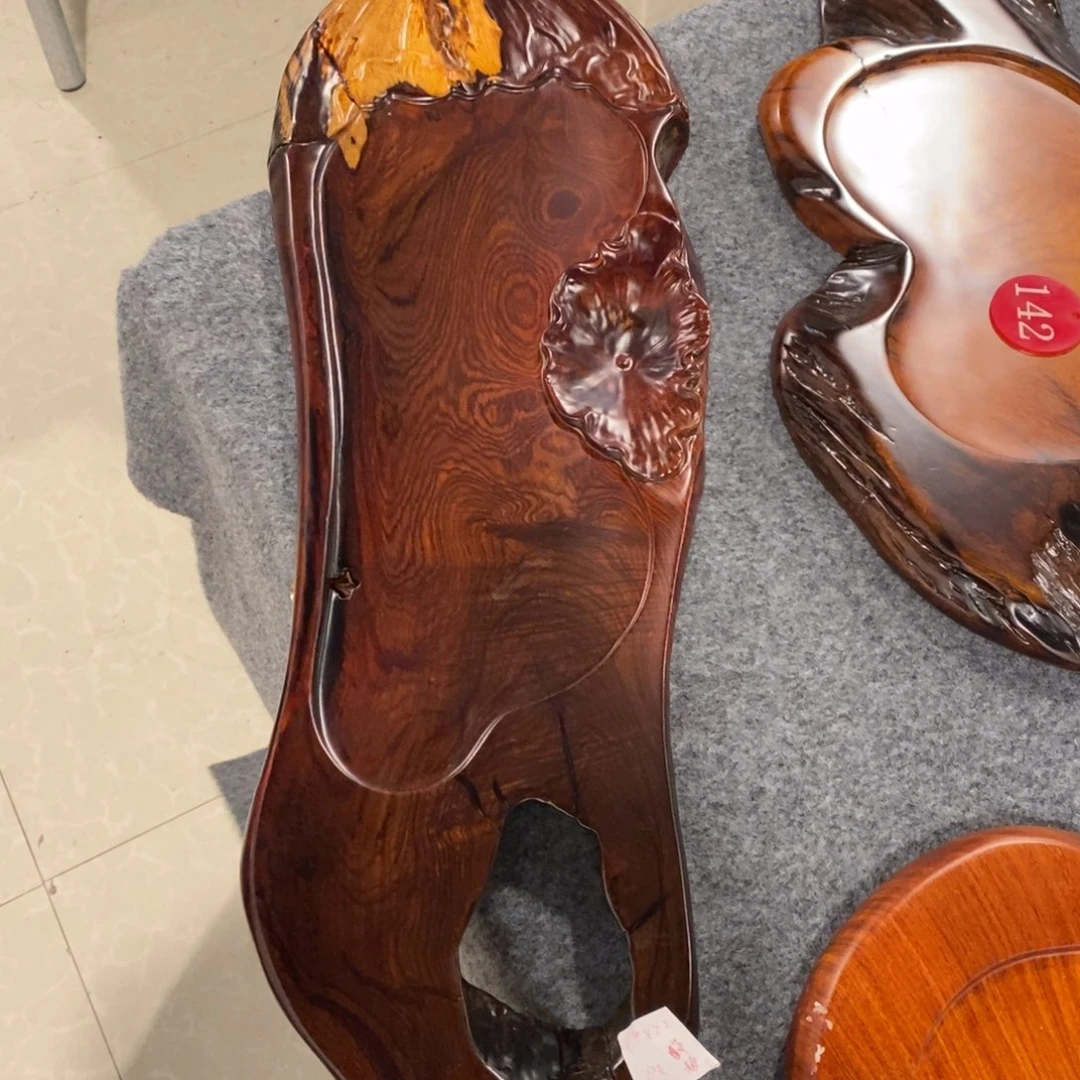 陈*斌巴里黄檀木自然随形茶盘