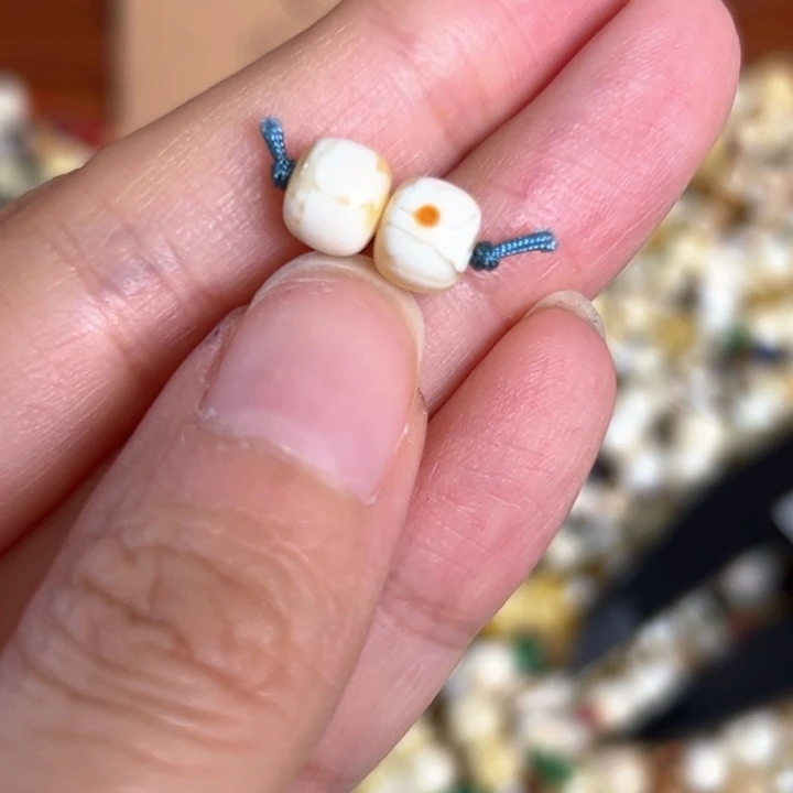 未镶嵌蜜蜡裸石7mm一对