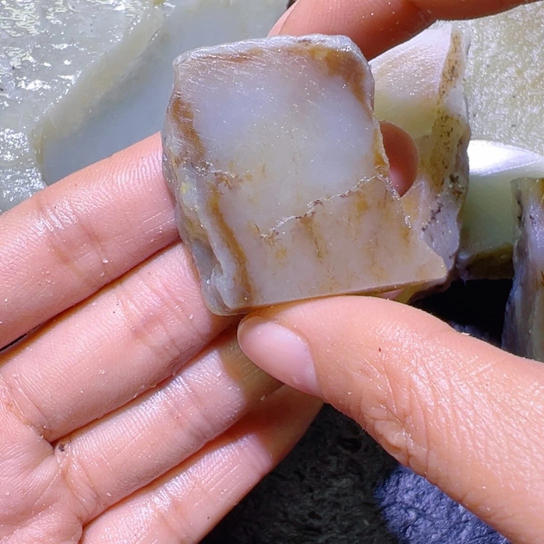 战***神和田玉未镶嵌珠宝半成品