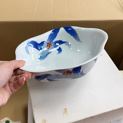 精品瓷器。