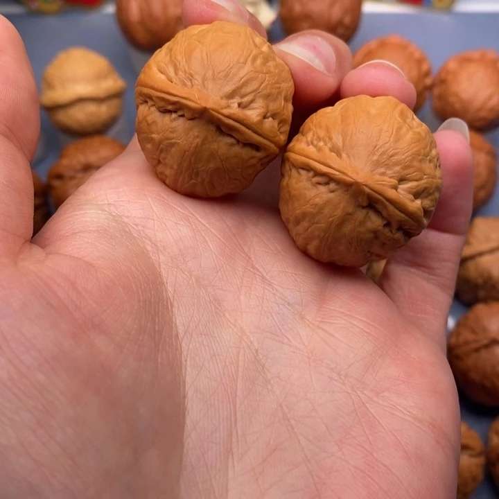 文玩核桃把件赤霞珠