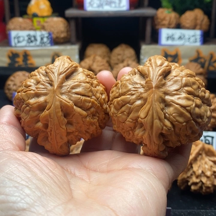 文玩核桃把件大龙鼎