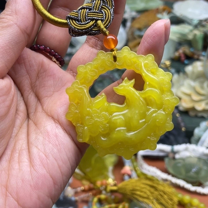 蛇纹石玉未镶嵌吊坠