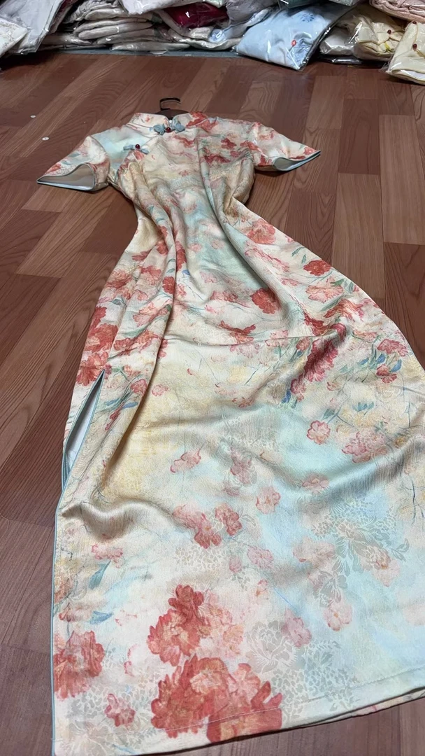 2300-粉色 绝美 草莓扣 爆款 改良 旗袍