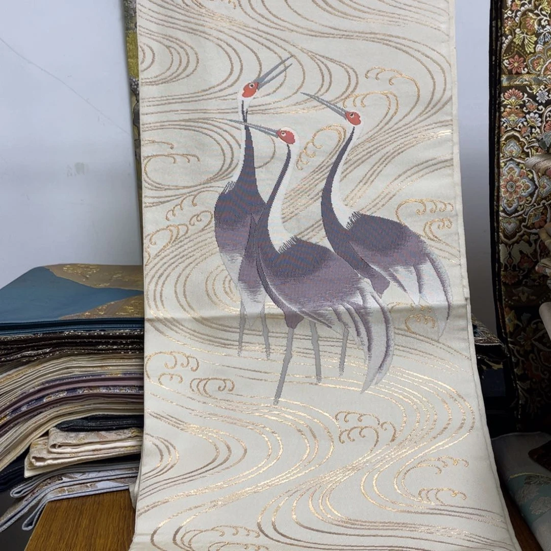 织绣织锦缎，织锦缎。