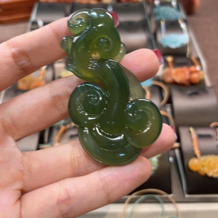 蛇纹石玉吊坠(赠链)未镶嵌