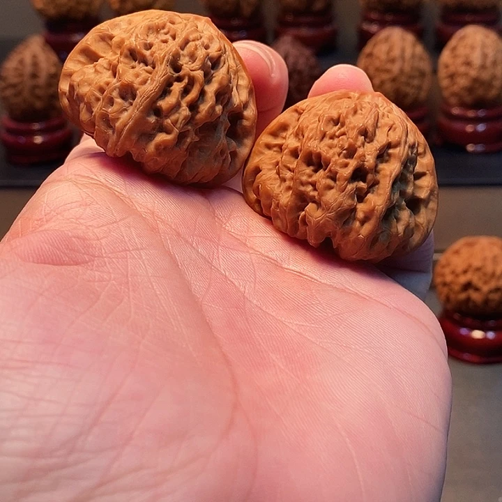 时***店桃核把件42尺平谷凹底